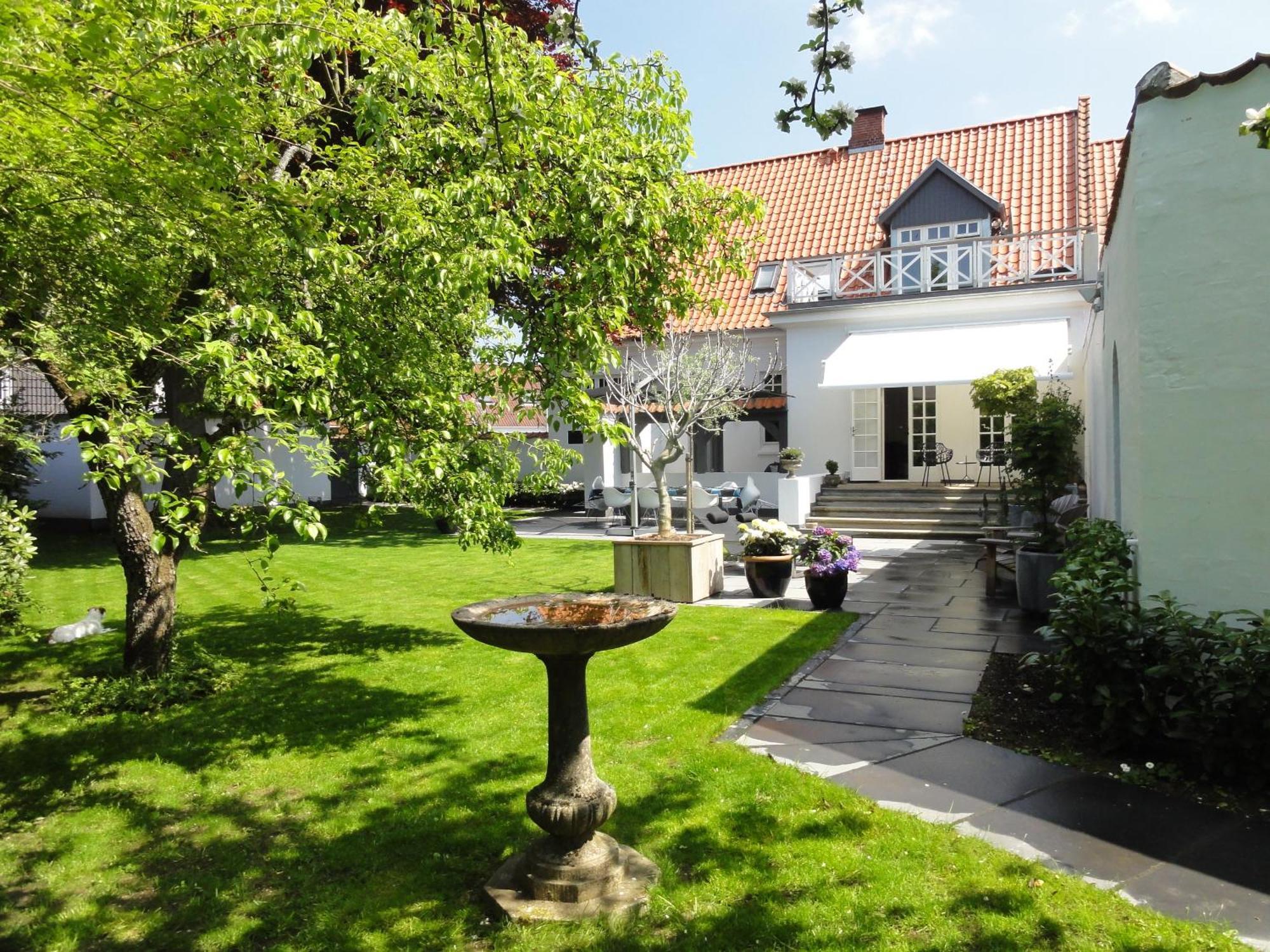 B&B The Old Chestnut Tree Silkeborg Exterior photo